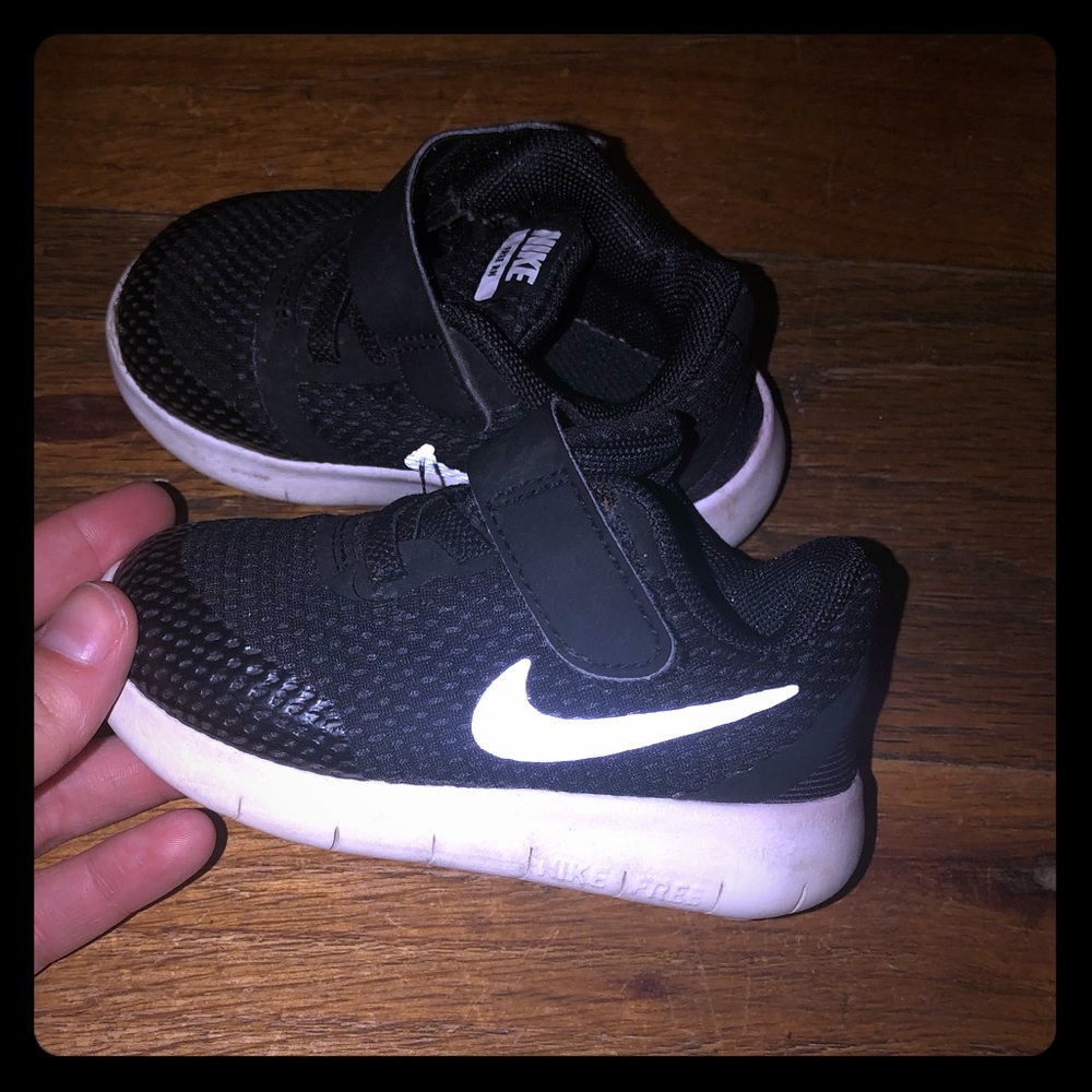 Nike Tennis Shoes
